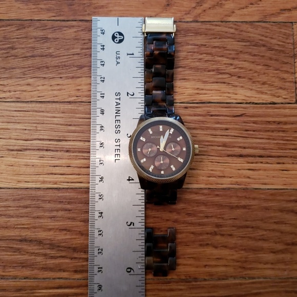 Michael Kors Tortoise Women's Watch - Picture 3 of 5